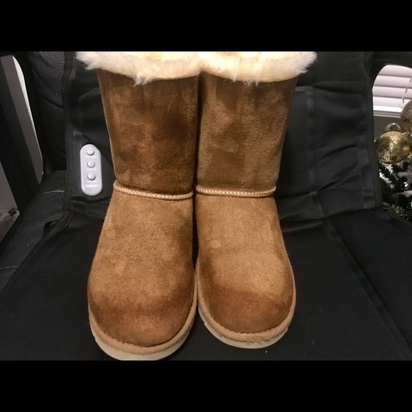 Shoes - Picture 4 of 5